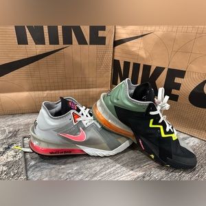 Nike LeBron 18 Low Space Jam Bugs vs
Marvin space jam size 11